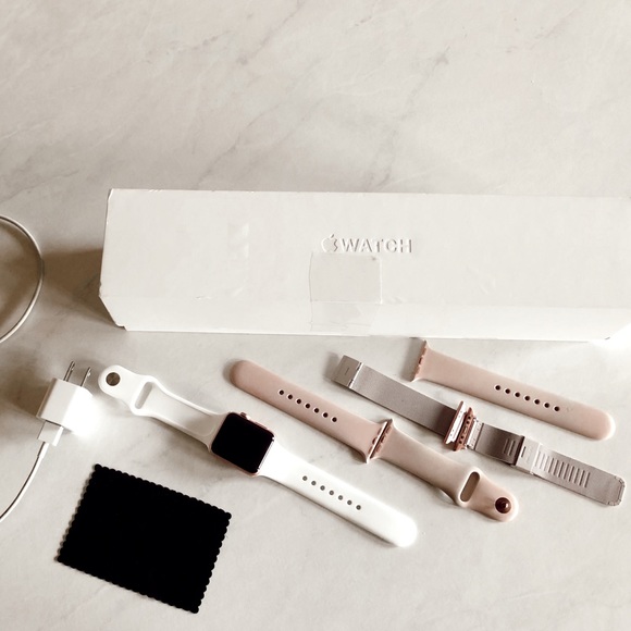 APPLE WATCH SERIES 2 💕 38 MM ROSE GOLD ✨✨✨✨ - Picture 2 of 3